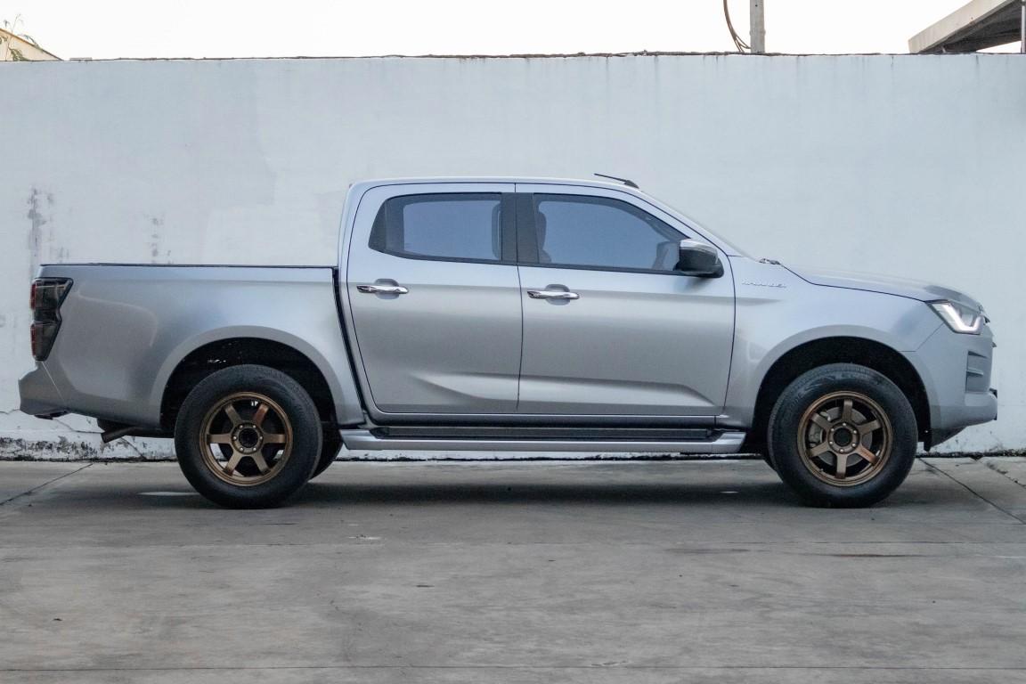 Isuzu Dmax Cab4 Hilander 1.9 L DA A/T LK0568